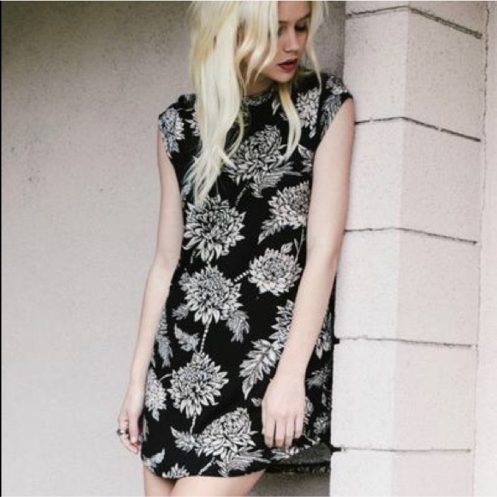 Novella Royale Black Dahlia Goldie Dress M